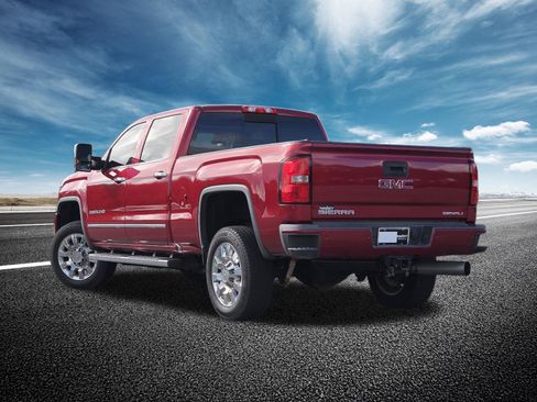 Used 2018 GMC Sierra 2500 Denali w/ Duramax Plus Package AWD/4WD image 16