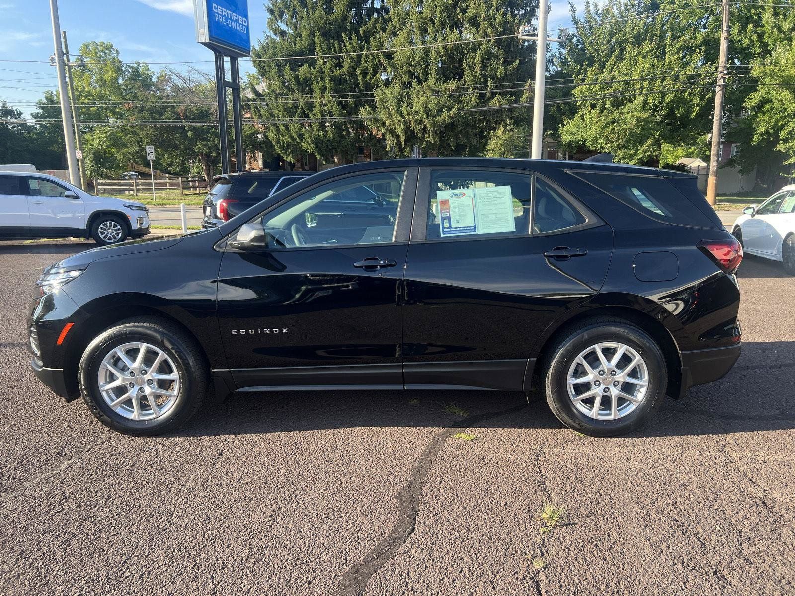 Used 2024 Chevrolet Equinox LS w/ Driver Confidence II Package AWD/4WD image 4