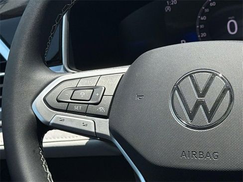 New 2025 Volkswagen Taos SE image 10