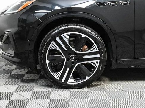 New 2025 Maserati Grecale Folgore image 23