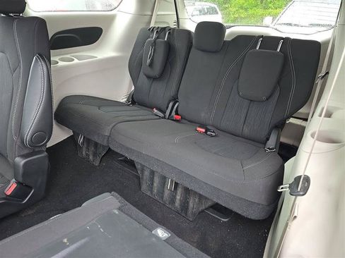Used 2024 Chrysler Voyager LX FWD image 19