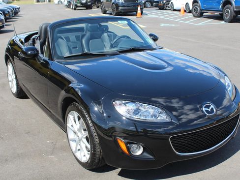 Used 2012 MAZDA MX-5 Miata Grand Touring w/ Premium Pkg image 4