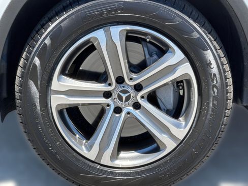 Used 2022 Mercedes-Benz GLC 300 4MATIC image 12