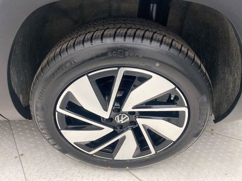 Used 2024 Volkswagen Atlas SE AWD/4WD image 10