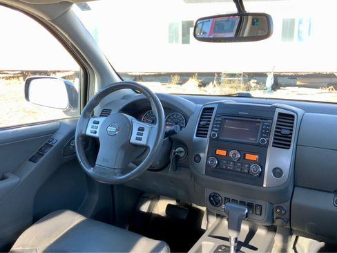 Used 2018 Nissan Frontier SL image 37