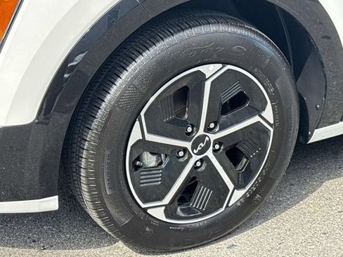 Used 2025 Kia Niro FWD image 29