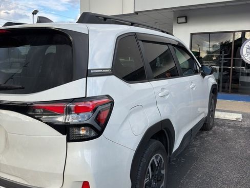 Certified 2025 Subaru Forester Premium AWD/4WD image 6