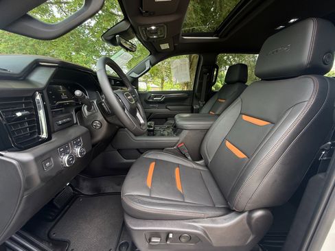 Used 2024 GMC Sierra 1500 AT4 w/ Technology Package image 12