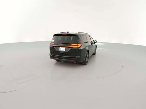 New 2026 Chrysler Pacifica Limited w/ S Appearance Package image 11