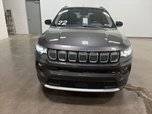 Used 2022 Jeep Compass Limited image 7