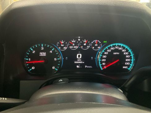 Used 2017 Chevrolet Suburban Premier image 16