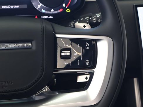New 2025 Land Rover Range Rover SE AWD/4WD image 18