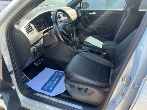 Used 2019 Volkswagen Tiguan SEL R-Line AWD/4WD image 7