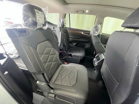 New 2026 Volkswagen Atlas SE image 24