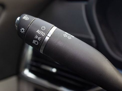 Used 2023 Cadillac XT4 Luxury w/ Cold Weather Package image 26