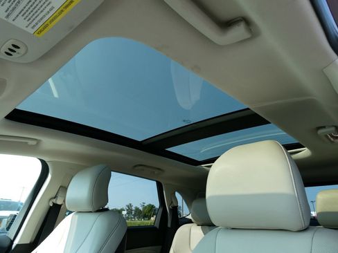 Used 2015 Ford Edge Titanium w/ Equipment Group 301A AWD/4WD image 28