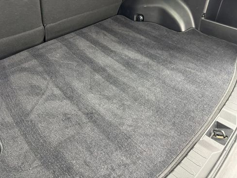 Used 2021 Toyota RAV4 XLE image 81