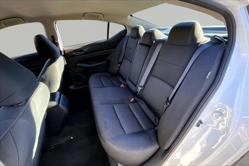 Used 2024 Nissan Altima 2.5 SV FWD image 18