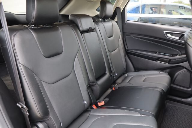 Used 2017 Ford Edge Titanium w/ Technology Package AWD/4WD image 35