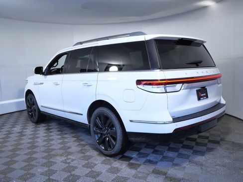 Used 2023 Lincoln Navigator Reserve AWD/4WD image 6
