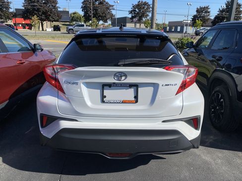 Used 2022 Toyota C-HR Limited image 6