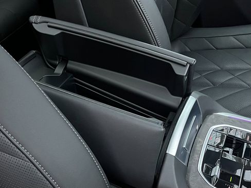 Used 2024 BMW X5 xDrive50e w/ M Sport Package image 40