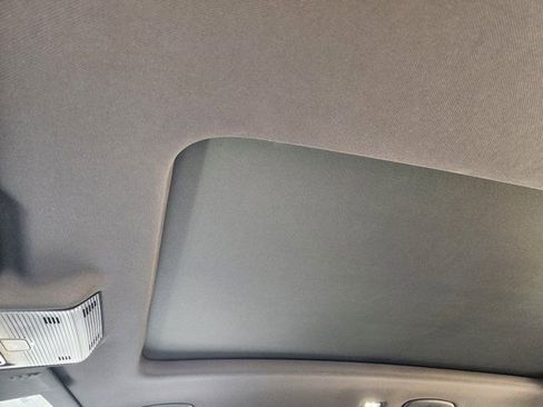 Used 2024 Volkswagen Atlas Cross Sport SEL R-Line image 27