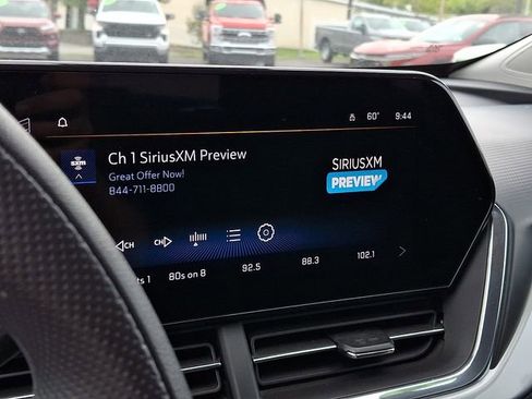 Used 2025 Chevrolet Trax LT FWD image 17