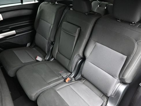 Certified 2023 Ford Explorer XLT RWD image 20