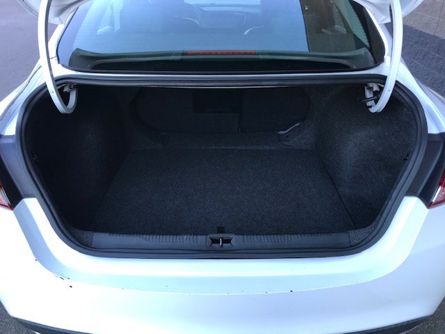 Used 2015 Chrysler 200 C FWD image 9