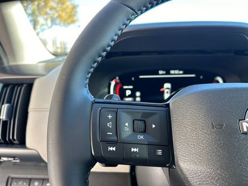 New 2026 Nissan Pathfinder SL image 13