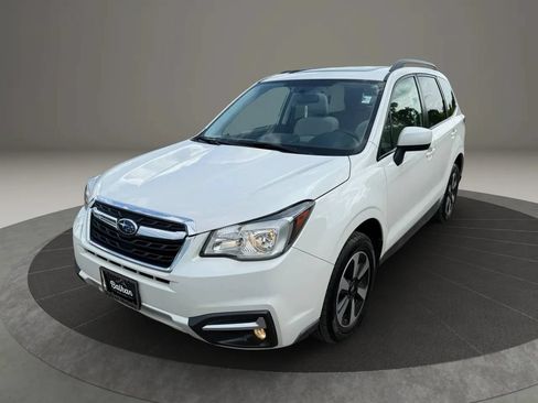 Used 2017 Subaru Forester 2.5i Premium AWD/4WD image 12
