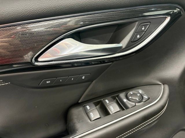 Used 2022 Buick Envision Essence w/ Technology Package I FWD image 6