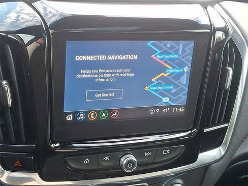 Used 2023 Chevrolet Traverse RS image 3