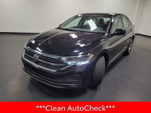 Used 2024 Volkswagen Jetta SE FWD image 4