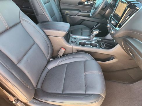 Used 2022 Chevrolet Traverse RS image 14