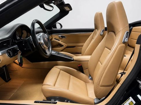 Used 2015 Porsche 911 Carrera S RWD image 12