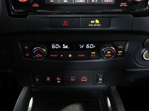 Used 2022 Nissan Frontier SV image 26