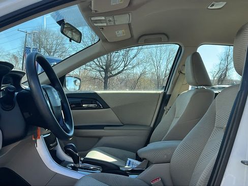 Used 2016 Honda Accord LX image 10