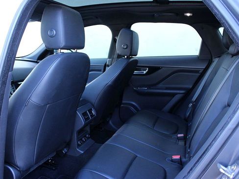 Used 2017 Jaguar F-PACE Premium AWD/4WD image 16