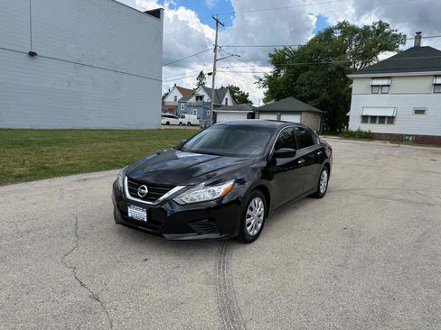 Used 2018 Nissan Altima 2.5 S FWD image 3