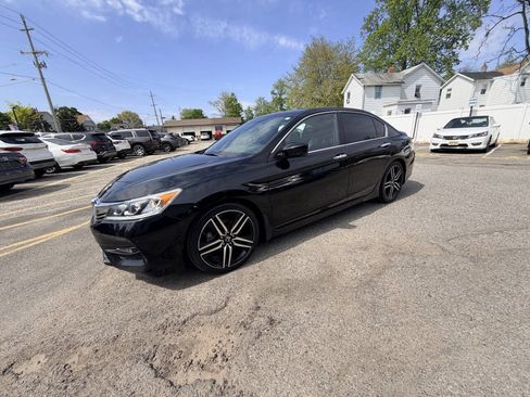 Used 2017 Honda Accord Sport image 34