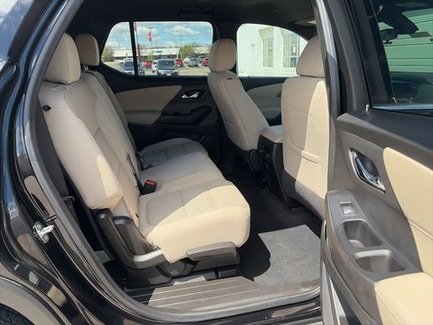 Used 2022 Chevrolet Traverse LS FWD image 14