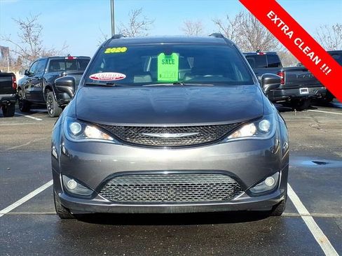 Certified 2020 Chrysler Pacifica Touring-L image 2