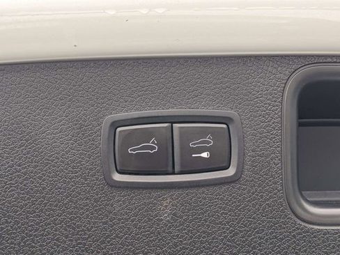Used 2023 Porsche Macan Turbo AWD/4WD image 13