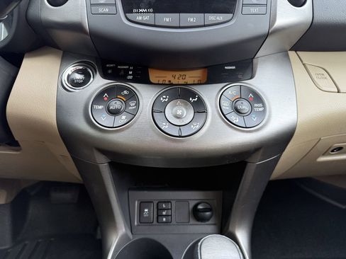 Used 2010 Toyota RAV4 Limited AWD/4WD image 18