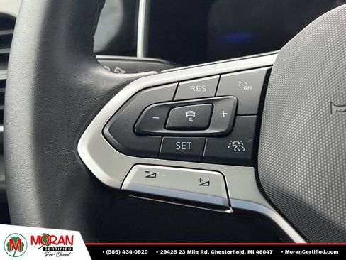 Used 2025 Volkswagen Taos SE FWD image 26