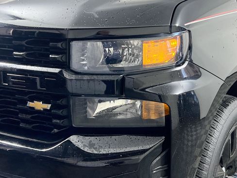 Used 2022 Chevrolet Silverado 1500 Custom image 11