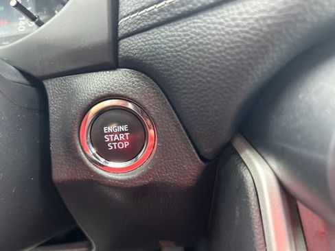 Used 2025 Toyota RAV4 XLE FWD image 17
