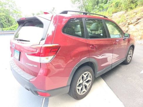 Used 2020 Subaru Forester Premium AWD/4WD image 15